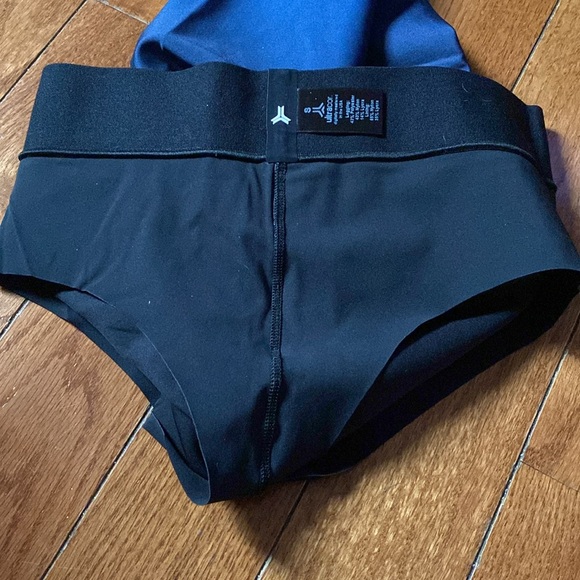 Ultracor Blue Ombre Mesh Leggings - Picture 11 of 15